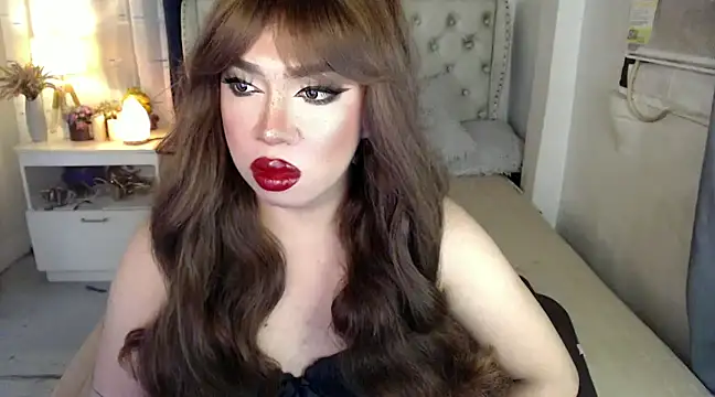 RebecaNextToYou online show from December 18, 5:00 pm