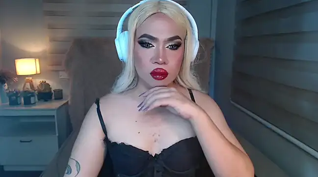 RebecaNextToYou online show from March 7, 5:28 pm