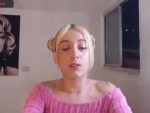 andreahhill online show from February 20, 4:39 am