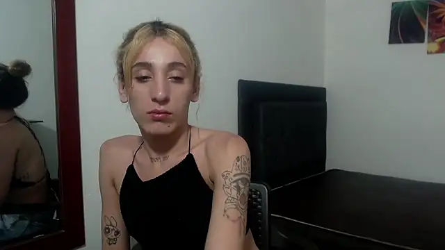 Snapshot of andreahhill chatting on May 29, 3:32 pm andreahhill online show from May 29, 3:32 pm