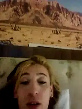 Snapshot of andreahhill chatting on June 5, 1:56 am andreahhill online show from June 5, 1:56 am