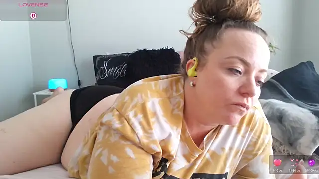 julimonroe online show from March 14, 10:37 pm