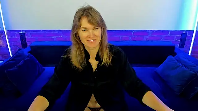 Snapshot of Anabell_xxx chatting on October 12, 6:01 am Anabell xxx online show from October 12, 6:01 am