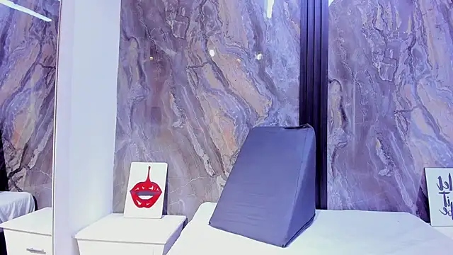 HellenJohansson online show from December 4, 3:38 am