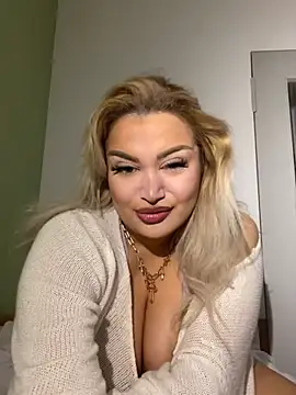 Snapshot of EmiliaPetrova chatting on February 23, 2:40 am EmiliaPetrova online show from February 23, 2:40 am