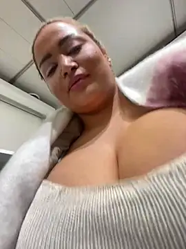 Snapshot of EmiliaPetrova chatting on March 14, 6:07 pm EmiliaPetrova online show from March 14, 6:07 pm