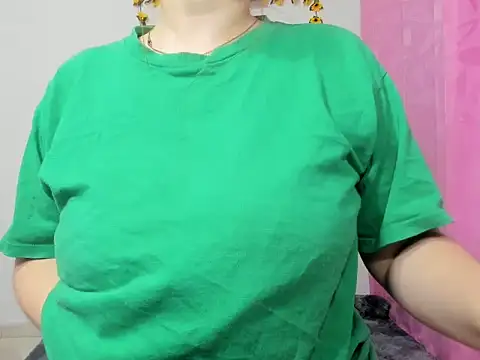 lorenitabella online show from September 9, 9:20 am