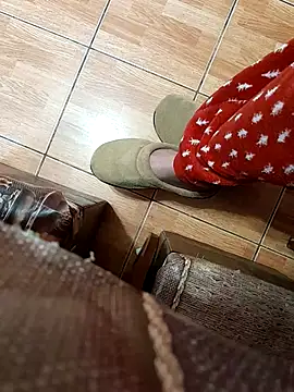 feet toes online show from March 18, 5:31 am