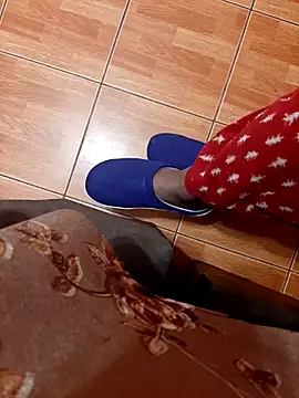 feet toes online show from November 24, 6:02 am