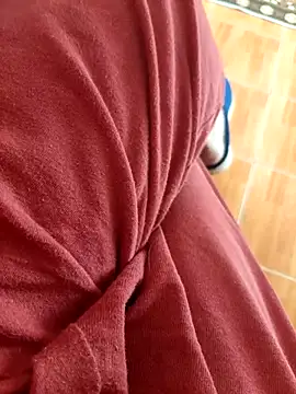 feet toes online show from May 11, 4:51 am
