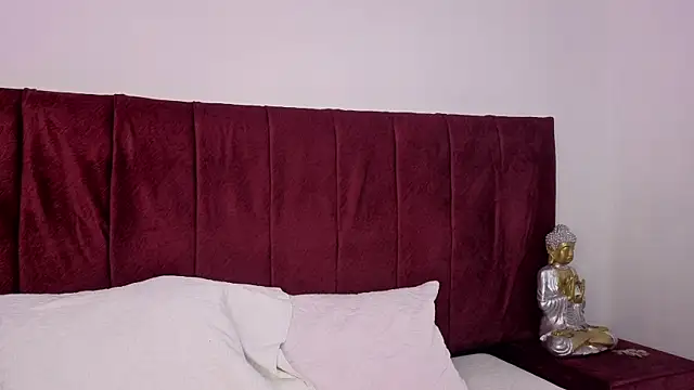 Snapshot of sofiaa_snoww chatting on July 4, 9:54 pm sofiaa snoww online show from July 4, 9:54 pm