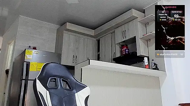 Snapshot of YeremiBrowm chatting on February 10, 4:22 pm YeremiBrowm online show from February 10, 4:22 pm