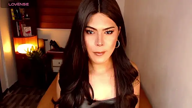 SweetieZeveey  online show from May 27, 8:28 pm
