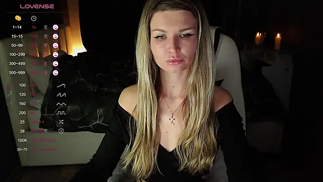 Snapshot of AngelMiaM chatting on March 1, 6:54 pm AngelMiaM online show from March 1, 6:54 pm