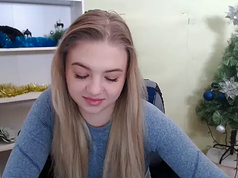 Snapshot of CrazyGloria chatting on January 19, 5:58 am CrazyGloria online show from January 19, 5:58 am