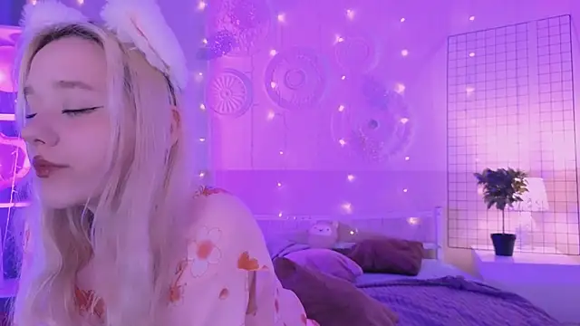 Snapshot of IrmaBell chatting on January 29, 11:41 am IrmaBell online show from January 29, 11:41 am