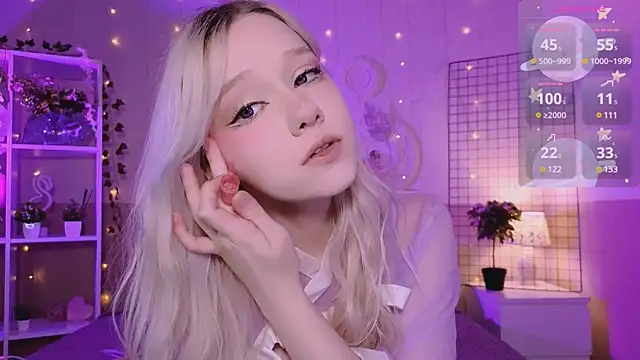 Snapshot of IrmaBell chatting on March 23, 5:32 am IrmaBell online show from March 23, 5:32 am