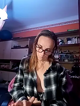 Dettybitch40 online show from November 6, 7:59 pm