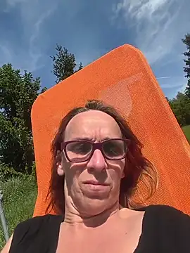 Dettybitch40 online show from May 6, 11:59 am