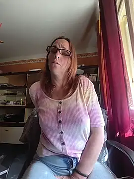 Dettybitch40 online show from May 11, 2:12 pm