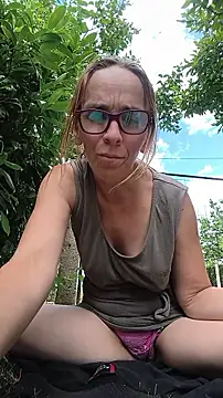 Dettybitch40 online show from July 9, 1:04 pm