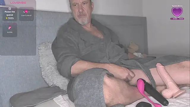 Snapshot of openminddaddy chatting on February 22, 5:19 am openminddaddy online show from February 22, 5:19 am