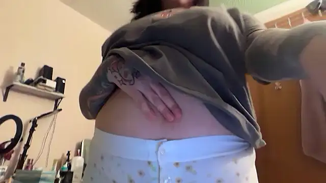 nativepumpkin95 online show from April 6, 3:48 am