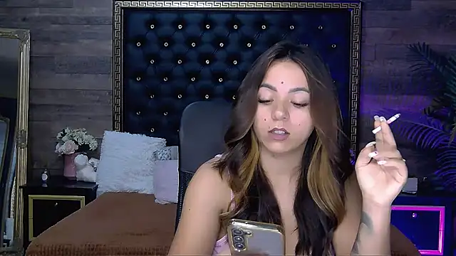 PlayfulElla online show from October 31, 8:26 am