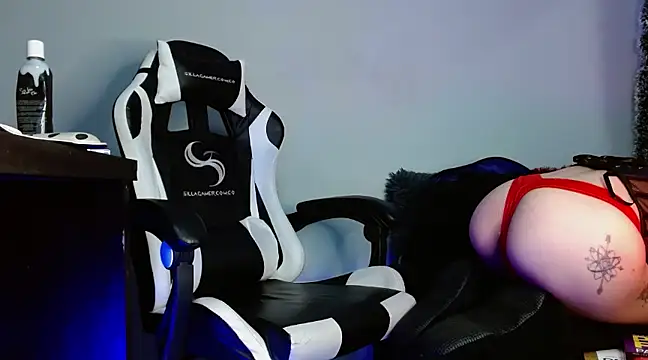 Snapshot of Ardat_Lili69 chatting on December 23, 4:28 pm Ardat Lili69 online show from December 23, 4:28 pm