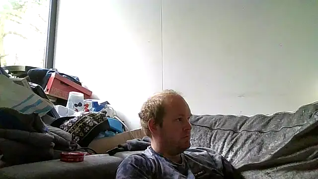 Snapshot of Janssen88 chatting on April 9, 2:00 pm Janssen88 online show from April 9, 2:00 pm