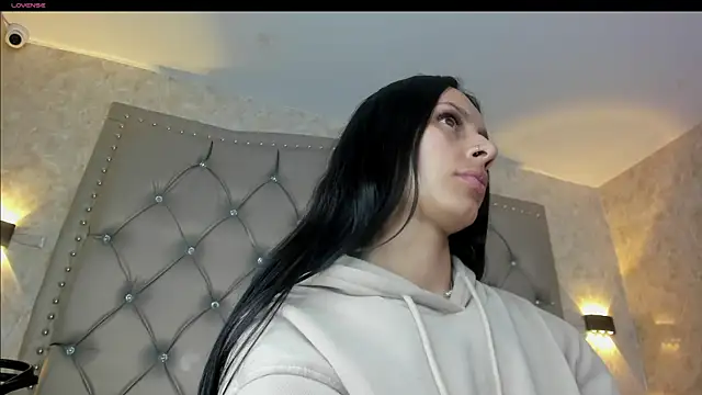 Snapshot of karlyn_angels chatting on December 23, 6:58 pm karlyn angels online show from December 23, 6:58 pm