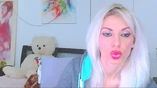 HoneyLara online show from February 24, 10:52 pm