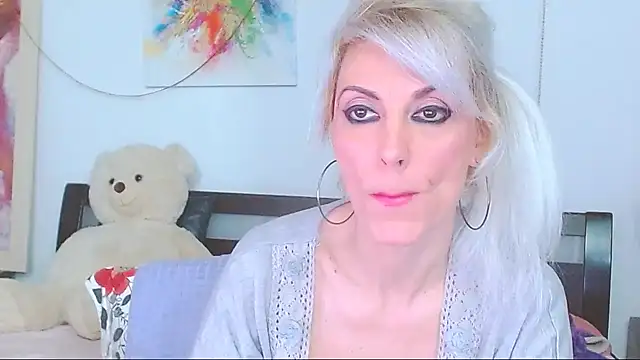 HoneyLara online show from March 29, 9:04 pm