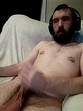 Snapshot of ShadowyTube chatting on February 17, 8:55 am ShadowyTube online show from February 17, 8:55 am