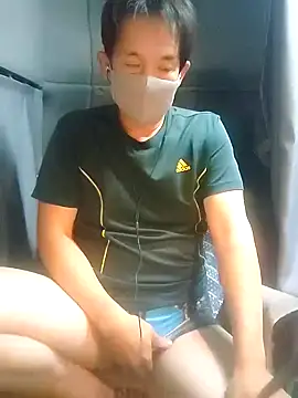 Snapshot of tarou08700870 chatting on December 17, 8:34 am tarou08700870 online show from December 17, 8:34 am