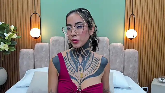 Snapshot of NicoleBlum chatting on March 11, 10:20 pm NicoleBlum online show from March 11, 10:20 pm