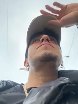 strongboy  online show from December 3, 11:30 am