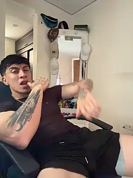 strongboy  online show from June 9, 5:02 pm