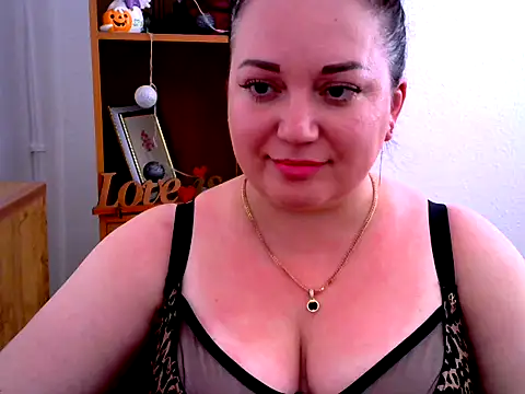 Snapshot of AmanaGi chatting on November 3, 4:41 pm AmanaGi online show from November 3, 4:41 pm