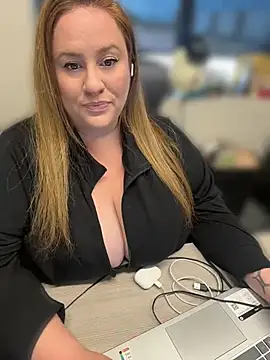 cinnatitties online show from June 26, 8:35 pm
