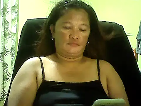 Snapshot of hott_scarlett chatting on January 23, 11:37 am hott scarlett online show from January 23, 11:37 am