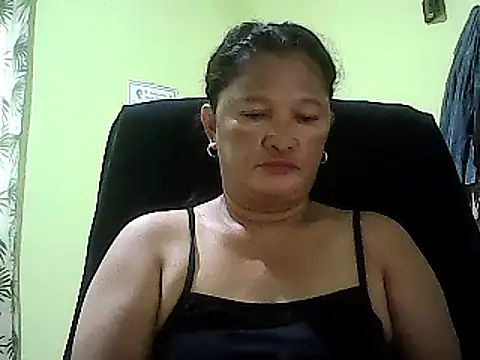 Snapshot of hott_scarlett chatting on January 23, 11:47 pm hott scarlett online show from January 23, 11:47 pm