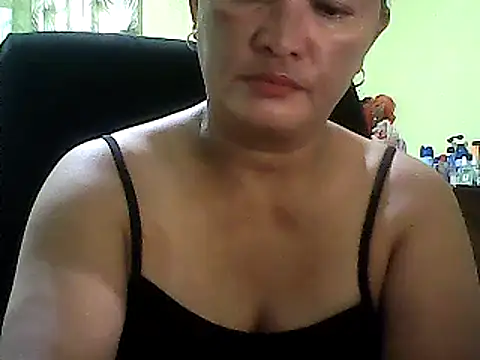 Snapshot of hott_scarlett chatting on January 24, 10:41 pm hott scarlett online show from January 24, 10:41 pm