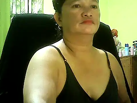 Snapshot of hott_scarlett chatting on January 28, 1:05 pm hott scarlett online show from January 28, 1:05 pm