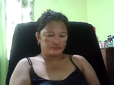 Snapshot of hott_scarlett chatting on February 3, 12:58 am hott scarlett online show from February 3, 12:58 am