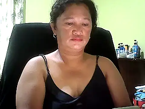 Snapshot of hott_scarlett chatting on February 21, 7:23 am hott scarlett online show from February 21, 7:23 am