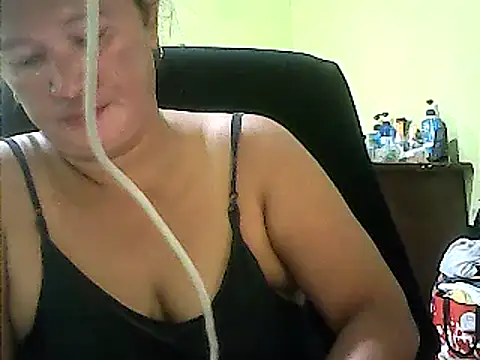 Snapshot of hott_scarlett chatting on March 17, 12:19 am hott scarlett online show from March 17, 12:19 am