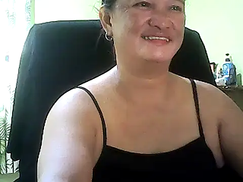 Snapshot of hott_scarlett chatting on March 18, 2:04 am hott scarlett online show from March 18, 2:04 am