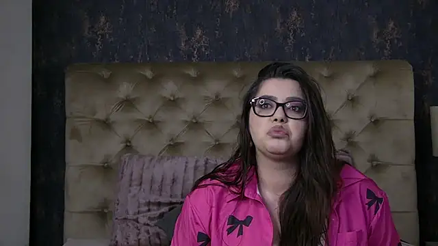 AriaRussell online show from April 1, 8:39 pm