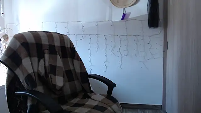 maya hottt online show from December 3, 3:22 pm